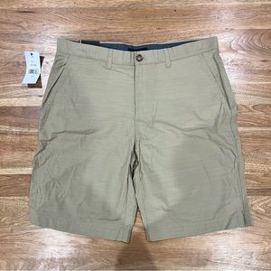 Men’s tan shorts